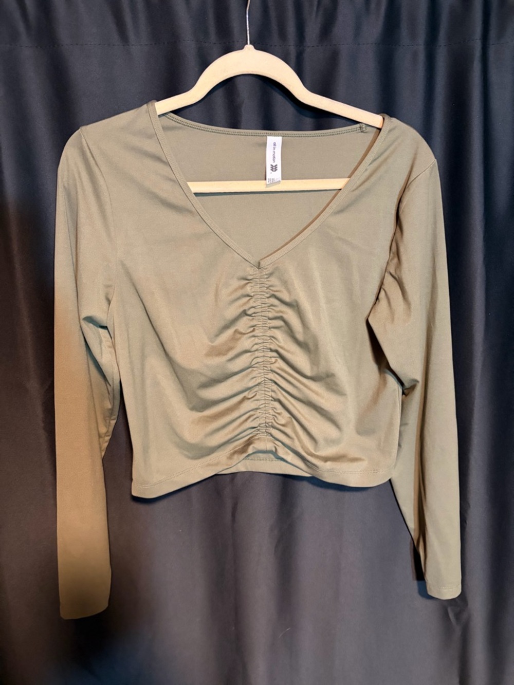 all in motion, women’s flex shirted cropped long sleeve T-shirt, moss green